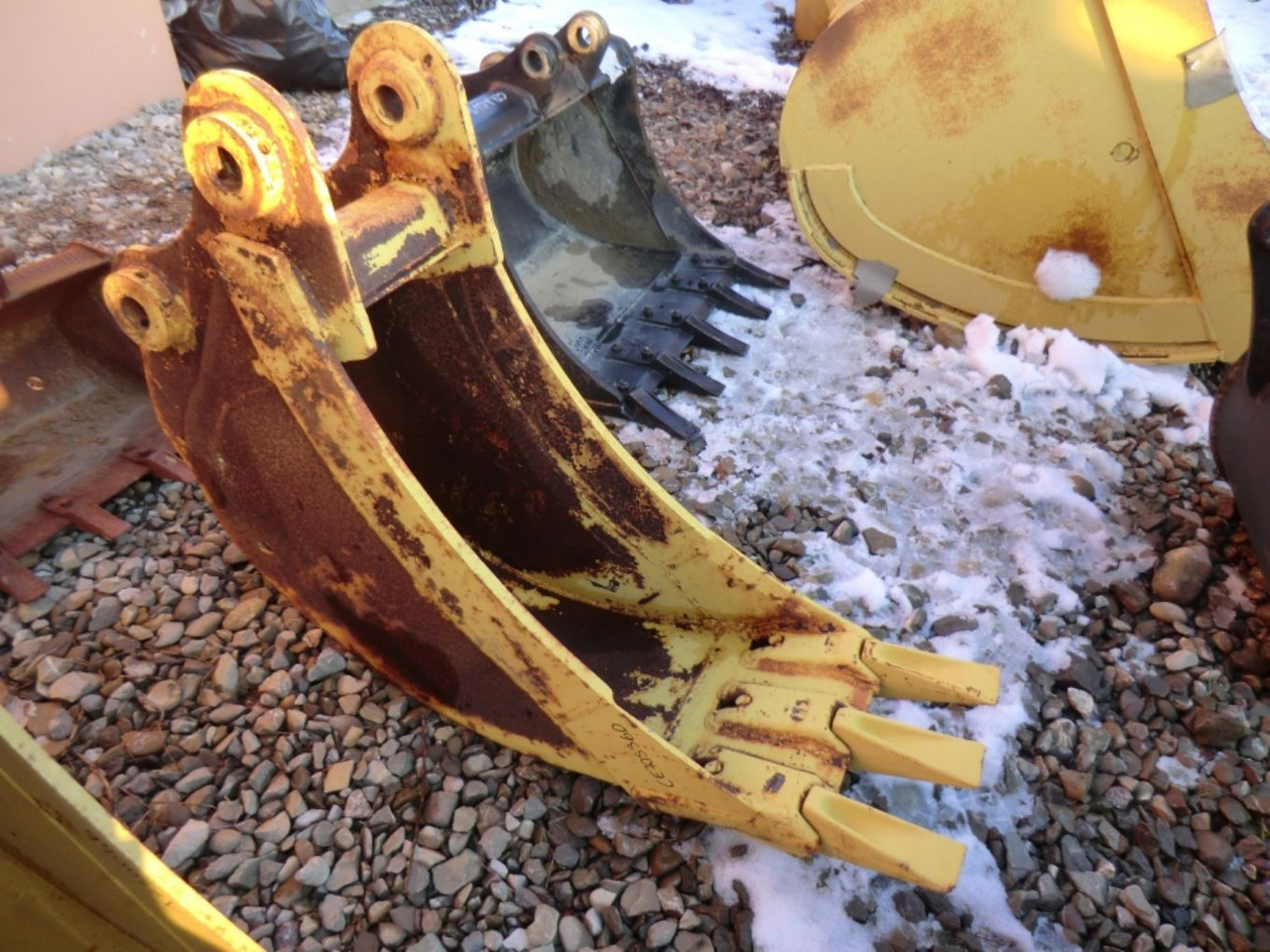 Caterpillar E70 Benna con denti, larghezza mm 350 - Кофа за багер: снимка 2 Caterpillar E70 Benna con denti, larghezza mm 350 - Кофа за багер: снимка 2