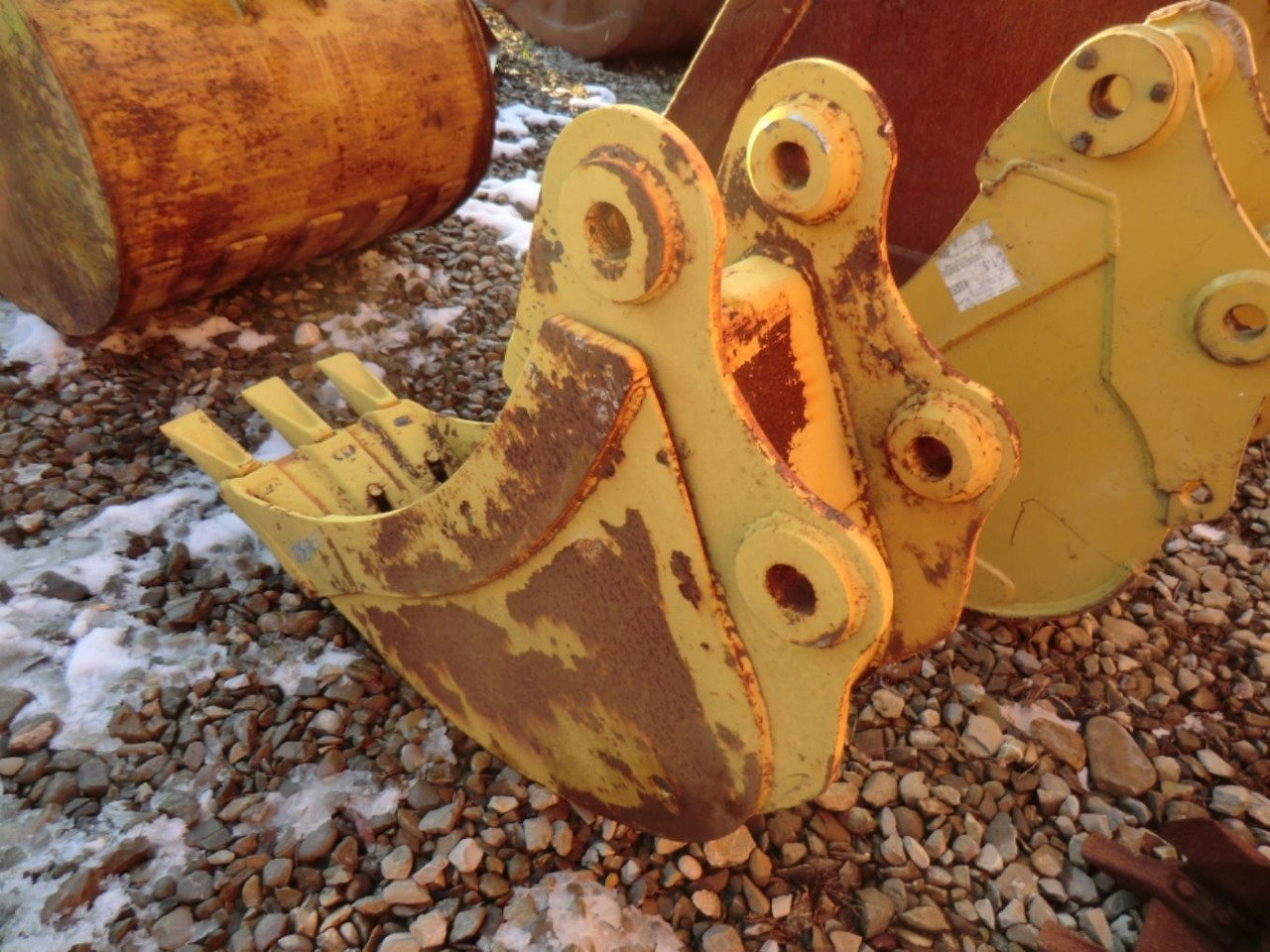 Caterpillar E70 Benna con denti, larghezza mm 350 - Кофа за багер: снимка 3 Caterpillar E70 Benna con denti, larghezza mm 350 - Кофа за багер: снимка 3