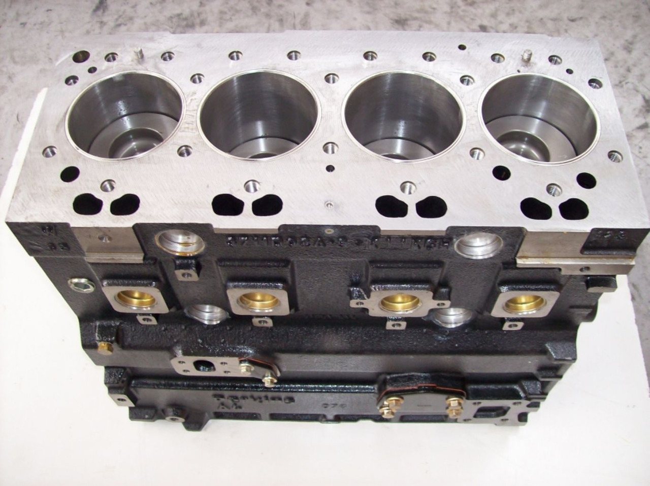 Caterpillar Short Block 3054 - Цилиндров блок за Строителна техника: снимка 2 Caterpillar Short Block 3054 - Цилиндров блок за Строителна техника: снимка 2
