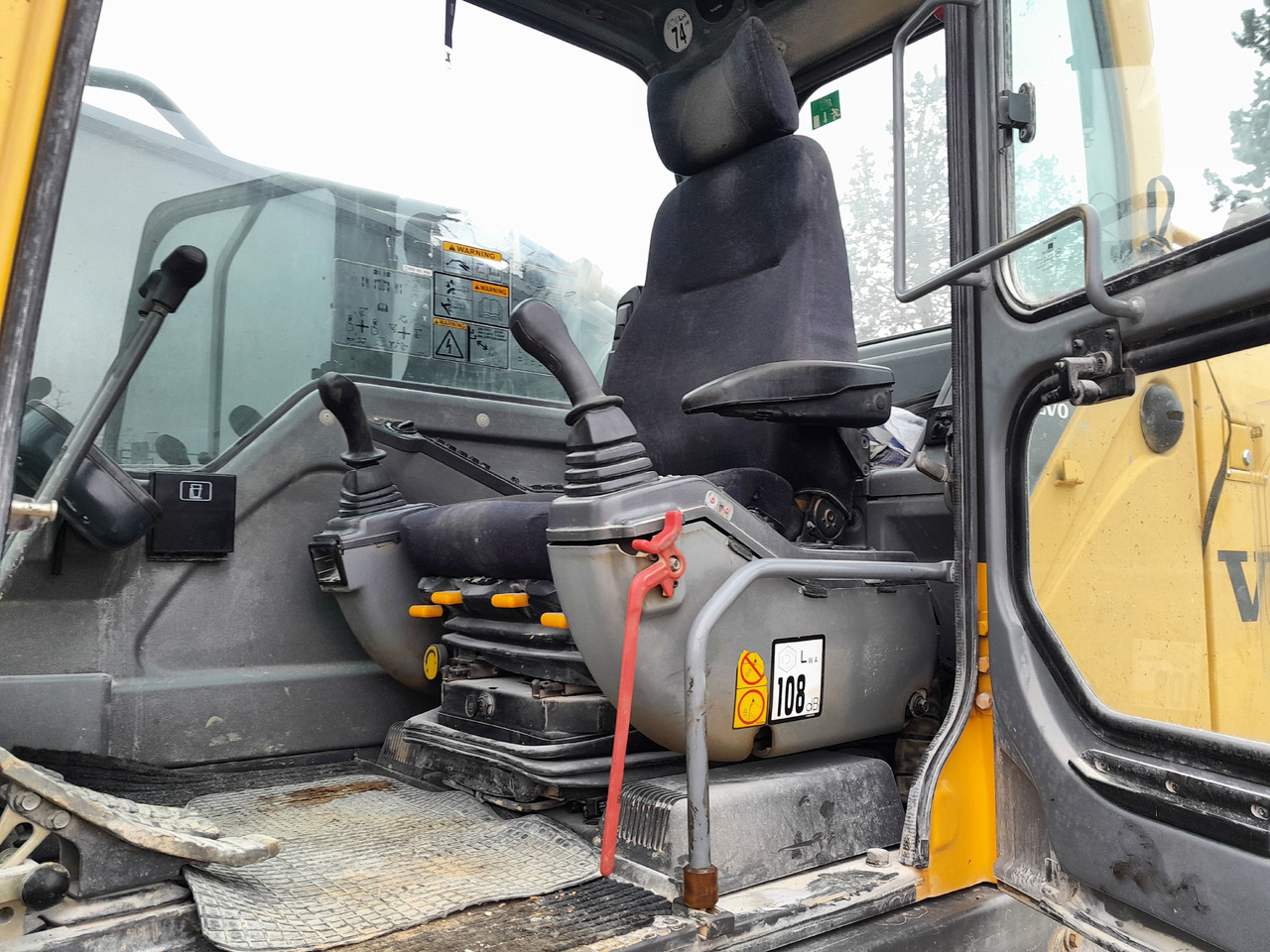VOLVO EC700B LC - Верижен багер: снимка 5 VOLVO EC700B LC - Верижен багер: снимка 5