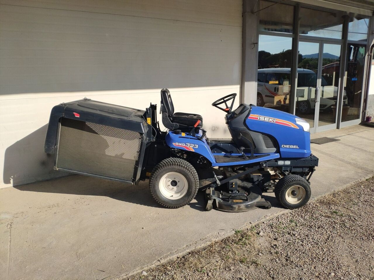 Iseki SXG323H - Косачка за трева: снимка 1 Iseki SXG323H - Косачка за трева: снимка 1