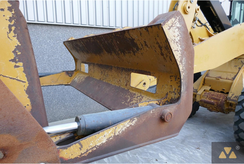 Колесен товарач Caterpillar 930M: снимка 15
