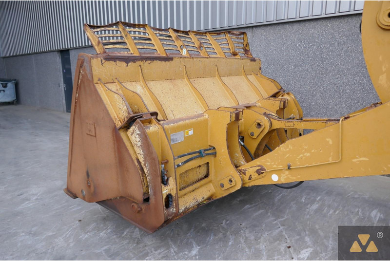 Колесен товарач Caterpillar 930M: снимка 20