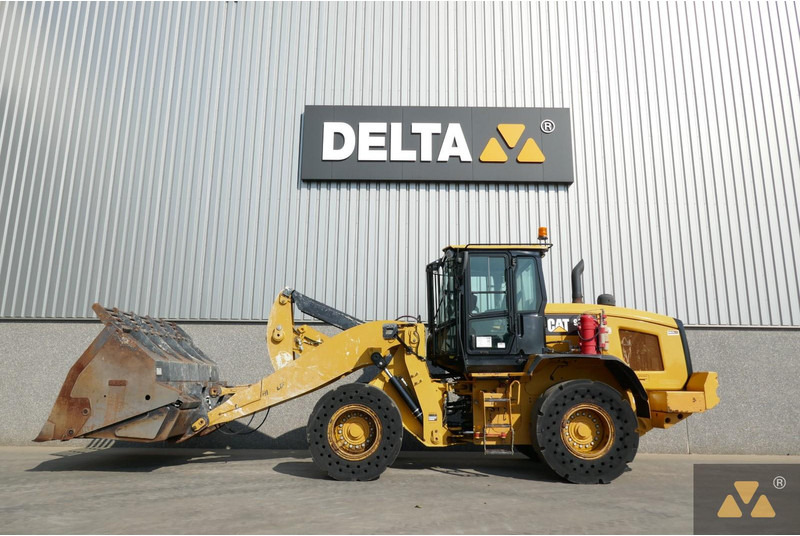 Caterpillar 938M - Колесен товарач: снимка 1 Caterpillar 938M - Колесен товарач: снимка 1
