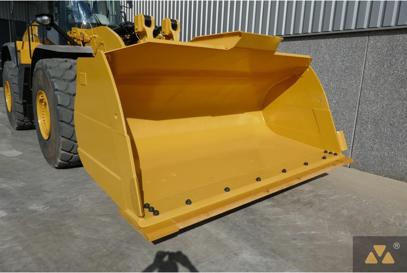 Колесен товарач Caterpillar 980M: снимка 11