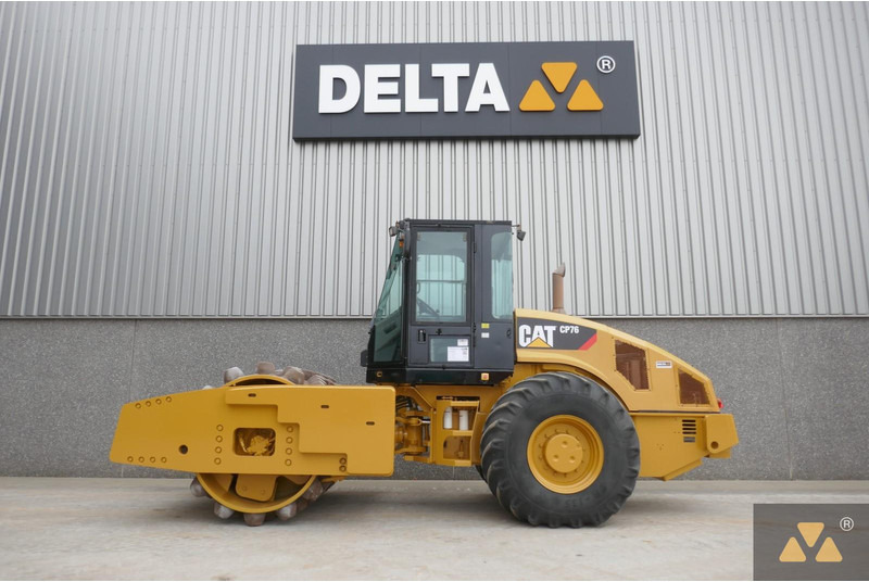 Caterpillar CP76 - Валяк: снимка 1 Caterpillar CP76 - Валяк: снимка 1