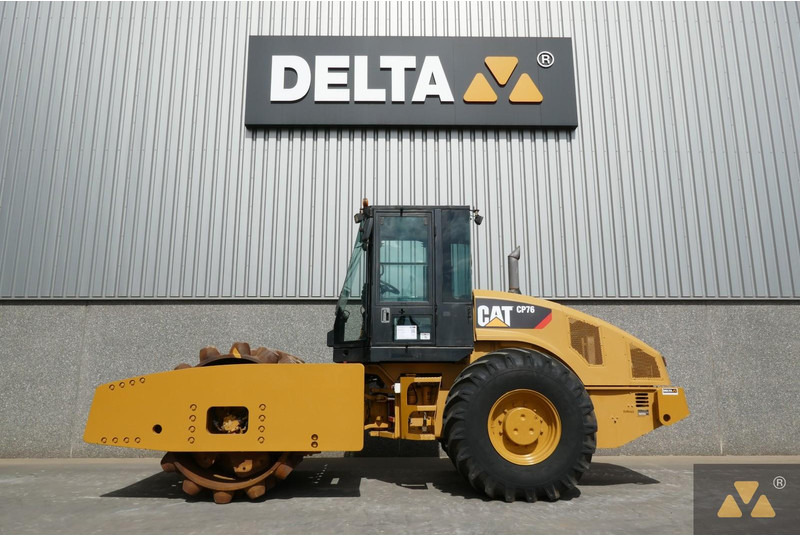 Caterpillar CP76 - Валяк: снимка 1 Caterpillar CP76 - Валяк: снимка 1