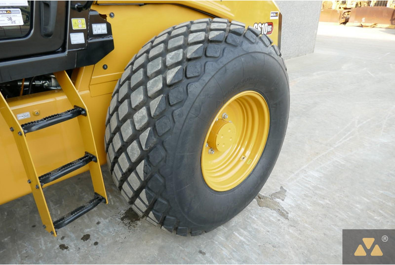 Нови Валяк Caterpillar CS10GC: снимка 18