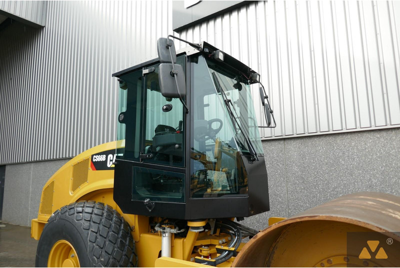 Лизинг на Caterpillar CS66B Caterpillar CS66B: снимка 12