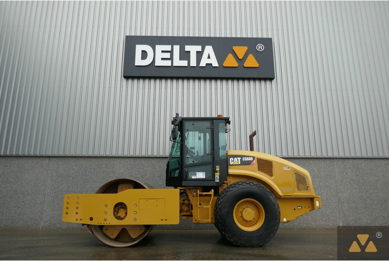 Caterpillar CS68B - Валяк: снимка 1 Caterpillar CS68B - Валяк: снимка 1