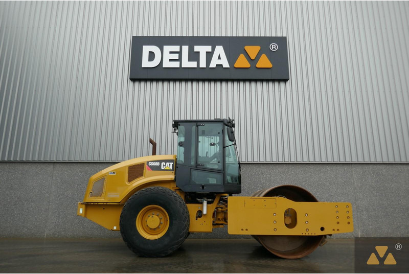 Caterpillar CS68B - Валяк: снимка 2 Caterpillar CS68B - Валяк: снимка 2