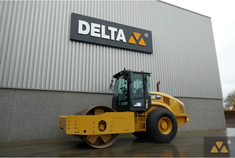 Caterpillar CS68B - Валяк: снимка 4 Caterpillar CS68B - Валяк: снимка 4