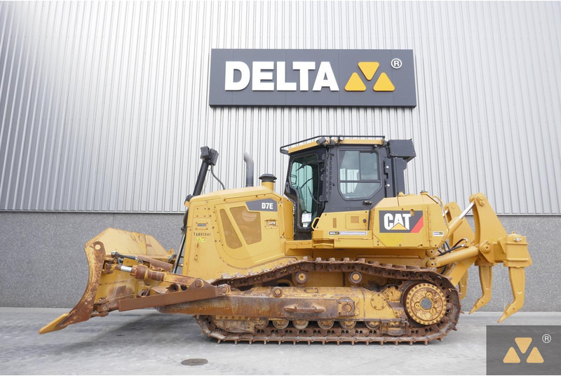 Caterpillar D7E - Булдозер: снимка 1 Caterpillar D7E - Булдозер: снимка 1
