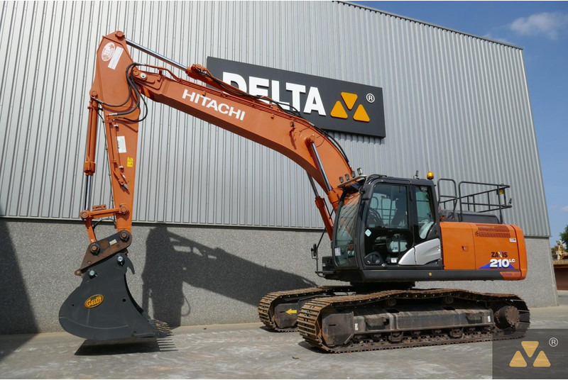 Hitachi ZX210LC-6 - Верижен багер: снимка 3 Hitachi ZX210LC-6 - Верижен багер: снимка 3