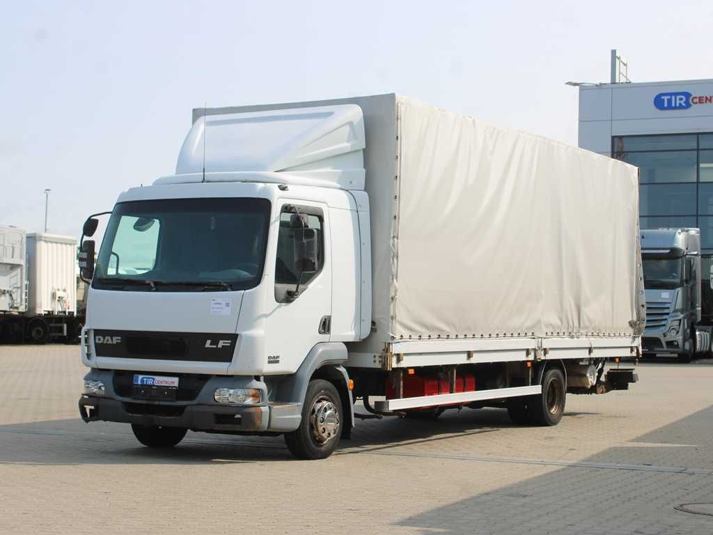 DAF FA LF 45.220, EURO 3, SIDEWALLS, TAIL LIFT - Камион с брезент: снимка 1 DAF FA LF 45.220, EURO 3, SIDEWALLS, TAIL LIFT - Камион с брезент: снимка 1