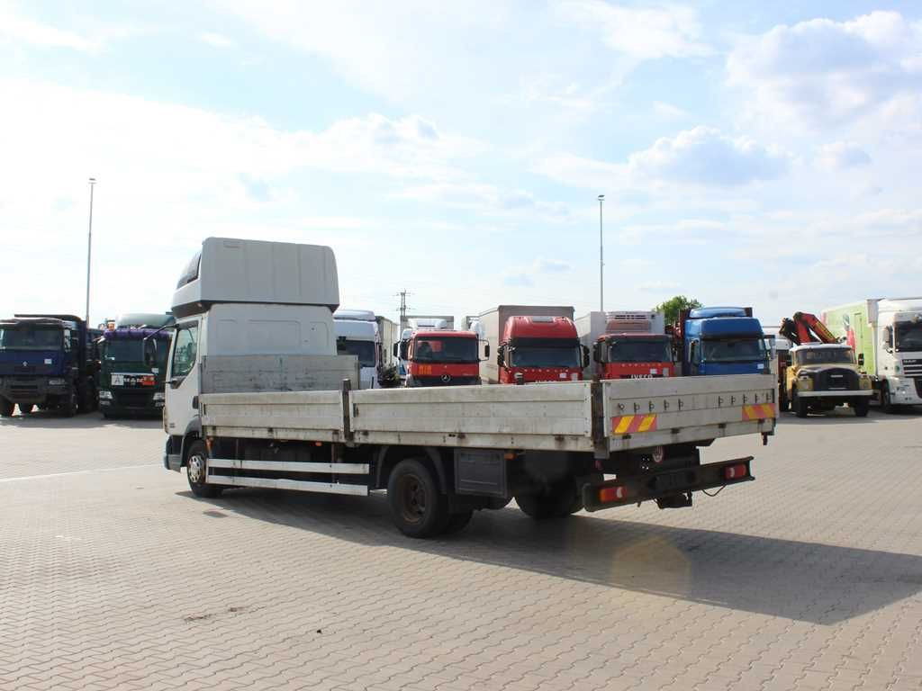 DAF LF 45.180, SLEEPING CABIN, EURO 3, PNEU 80% - Камион с брезент: снимка 4 DAF LF 45.180, SLEEPING CABIN, EURO 3, PNEU 80% - Камион с брезент: снимка 4