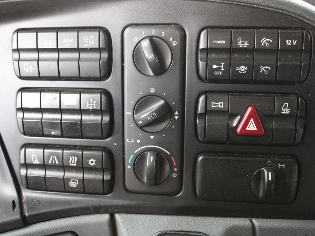 Автовоз камион Mercedes-Benz Actros 1844, EURO 5EEV, RETARDER + KÄSSBOHRER METAGO (2006): снимка 20