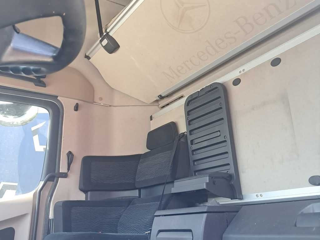 Mercedes-Benz Actros 2542, 6X2 - Камион с брезент: снимка 5 Mercedes-Benz Actros 2542, 6X2 - Камион с брезент: снимка 5