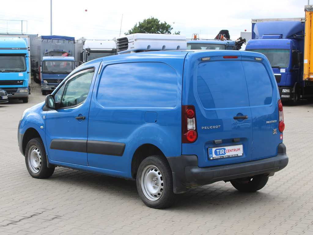 Peugeot PEUGEOT PARTNER, 4X4, CARRIER NEOS 100 - Хладилен бус: снимка 5 Peugeot PEUGEOT PARTNER, 4X4, CARRIER NEOS 100 - Хладилен бус: снимка 5