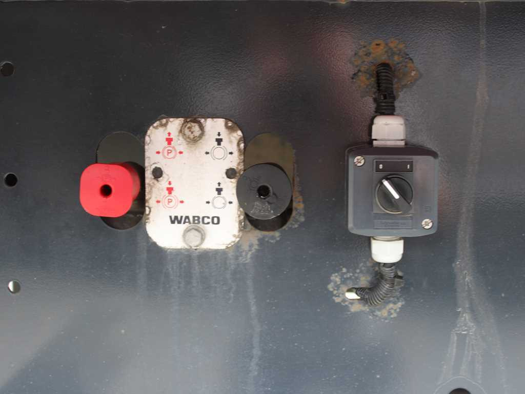 Лизинг на  Schwarzmüller KIS 3/E, 2X LIFT AXLE, SAF, 46m³ Schwarzmüller KIS 3/E, 2X LIFT AXLE, SAF, 46m³: снимка 7