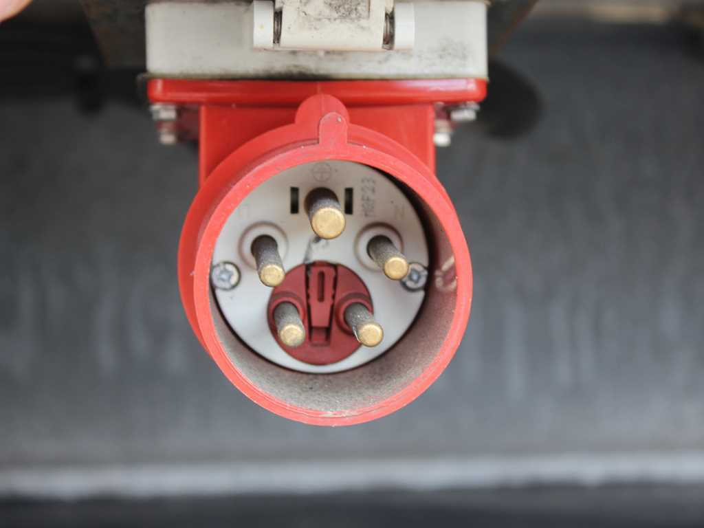 Рефрижератор ремарке Svan CHT202, CARRIER SUPRA 850 U, NON-WORKING UNIT: снимка 10 Рефрижератор ремарке Svan CHT202, CARRIER SUPRA 850 U, NON-WORKING UNIT: снимка 10