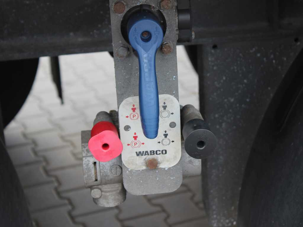 Рефрижератор ремарке Svan CHT202, CARRIER SUPRA 850 U, NON-WORKING UNIT: снимка 11 Рефрижератор ремарке Svan CHT202, CARRIER SUPRA 850 U, NON-WORKING UNIT: снимка 11