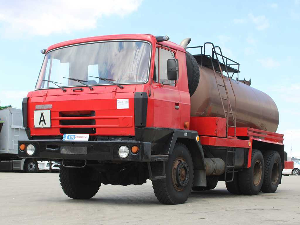 Tatra T815, 6X6, 11m³, FUEL TRUCK - Камион цистерна: снимка 1 Tatra T815, 6X6, 11m³, FUEL TRUCK - Камион цистерна: снимка 1
