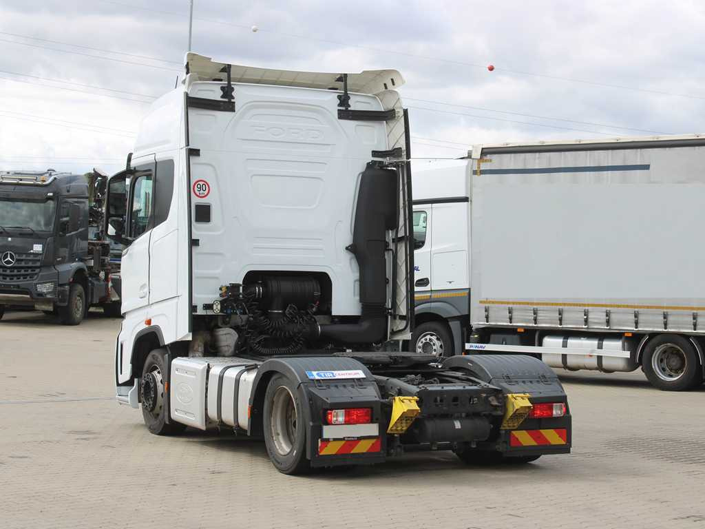 Ford F-MAX LL 12TX, EURO 6, LOWDECK, NAVIGATION, INDEPENDENT AIR CONDITIONING - Влекач: снимка 5 Ford F-MAX LL 12TX, EURO 6, LOWDECK, NAVIGATION, INDEPENDENT AIR CONDITIONING - Влекач: снимка 5