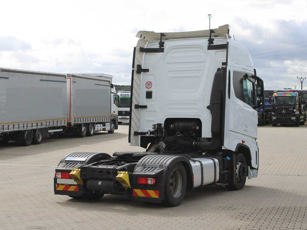 Ford F-MAX LL 12TX, EURO 6, LOWDECK, NAVIGATION, INDEPENDENT AIR CONDITIONING - Влекач: снимка 4 Ford F-MAX LL 12TX, EURO 6, LOWDECK, NAVIGATION, INDEPENDENT AIR CONDITIONING - Влекач: снимка 4