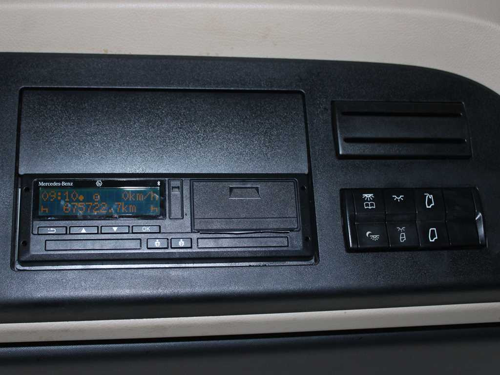 Влекач Mercedes-Benz Actros 1851, EURO 6, NAVIGATION: снимка 13