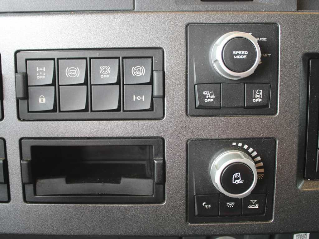 Лизинг на  Renault T 520, LOWDECK, INDEPENDENT AIR CONDITIONING, EURO 6 Renault T 520, LOWDECK, INDEPENDENT AIR CONDITIONING, EURO 6: снимка 9