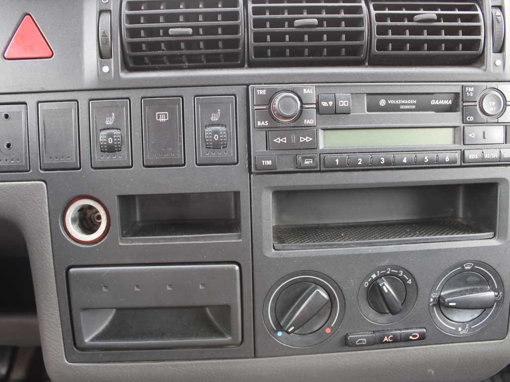 Кемпер ван Volkswagen California, WESTFALIA, KITCHEN, ELECTRICAL CONNECTION: снимка 14