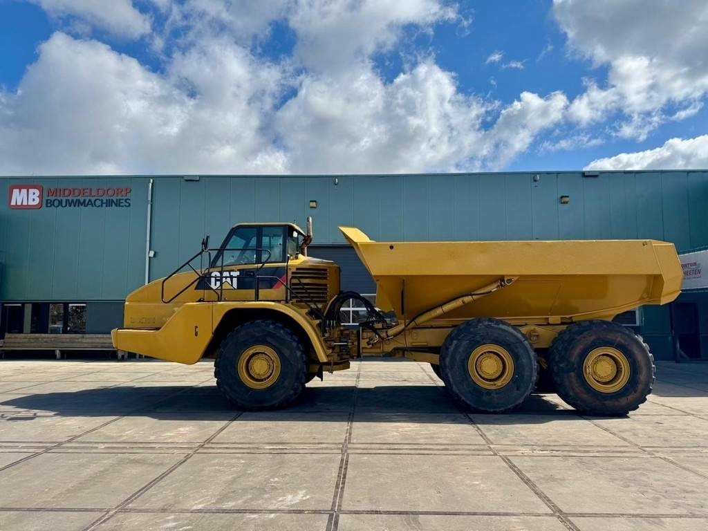 CAT 735 - Мини самосвал: снимка 1 CAT 735 - Мини самосвал: снимка 1