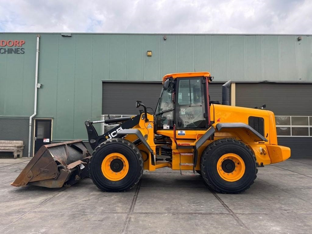 JCB 427 ZX - Колесен товарач: снимка 1 JCB 427 ZX - Колесен товарач: снимка 1