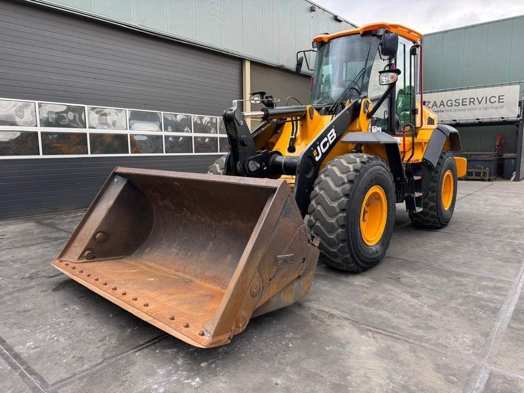 JCB 427 ZX - Колесен товарач: снимка 2 JCB 427 ZX - Колесен товарач: снимка 2