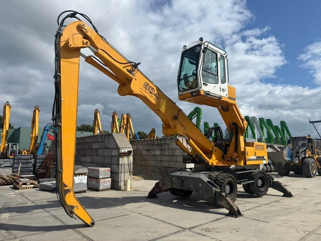 Liebherr A 904 - Багер за манипулиране на материали: снимка 2 Liebherr A 904 - Багер за манипулиране на материали: снимка 2
