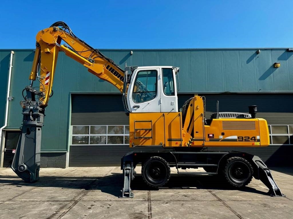 Багер за манипулиране на материали Liebherr A 924 C: снимка 6