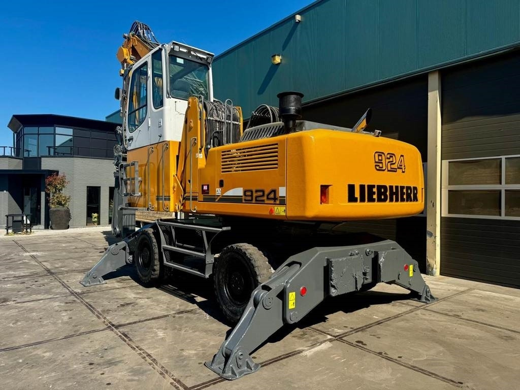 Багер за манипулиране на материали Liebherr A 924 C: снимка 8