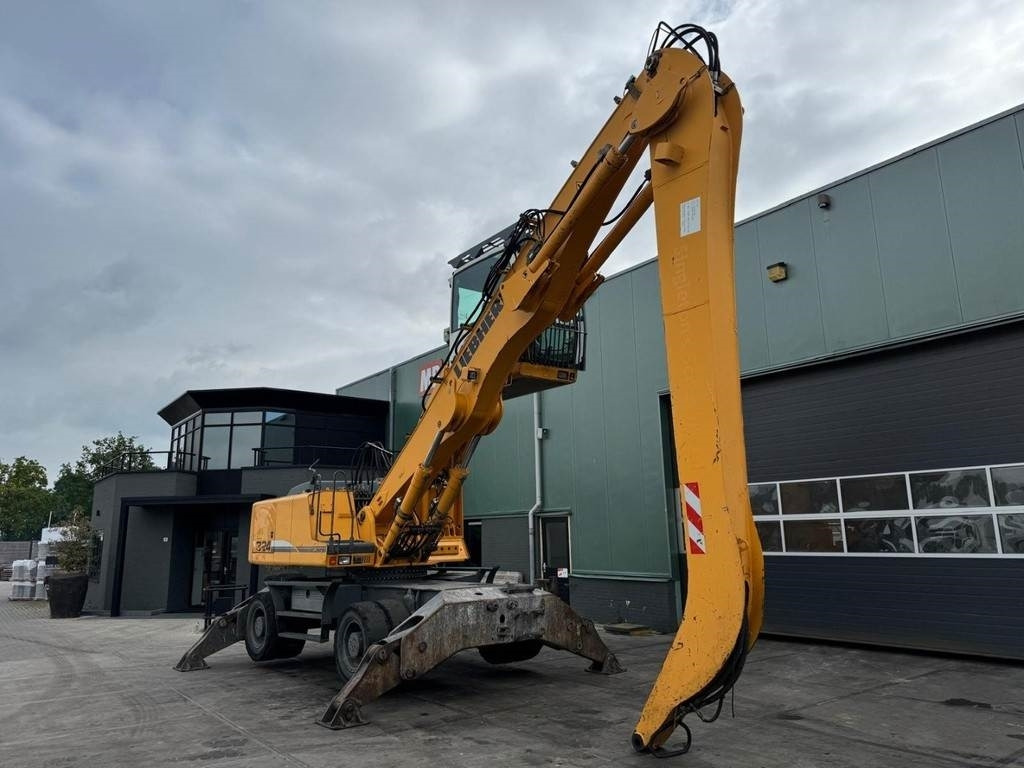 Багер за манипулиране на материали Liebherr A 924 C: снимка 6