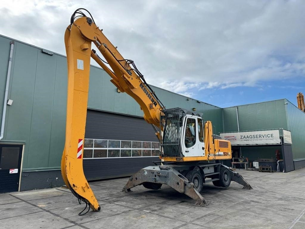 Багер за манипулиране на материали Liebherr A 924 C: снимка 8
