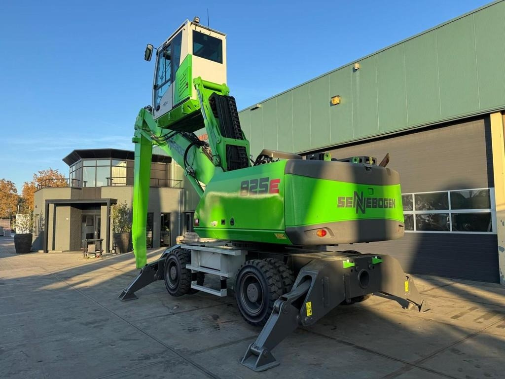 Sennebogen 825M E - Багер за манипулиране на материали: снимка 2 Sennebogen 825M E - Багер за манипулиране на материали: снимка 2