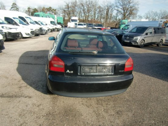 Audi A3 Limousine 1,9 TDI Ersatzteilträger - Седан: снимка 4 Audi A3 Limousine 1,9 TDI Ersatzteilträger - Седан: снимка 4