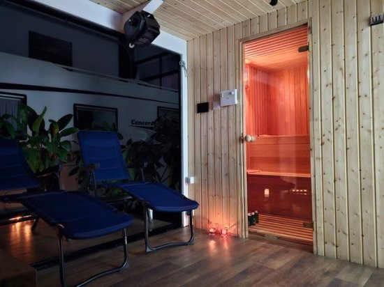 Нови Каравана Izabella Wellnessanhänger mit Sauna und Whirlpool, Stromaggregat: снимка 10 Нови Каравана Izabella Wellnessanhänger mit Sauna und Whirlpool, Stromaggregat: снимка 10
