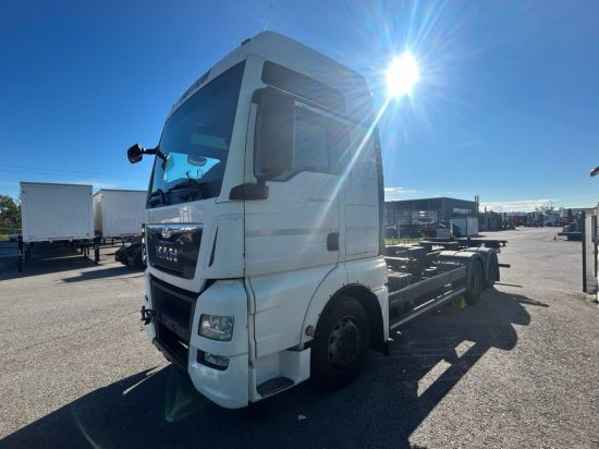 MAN TGX 26.440 BDF, XXL, Retarder, Automatik, E6, Liftachse, Motorschaden, Kurbelwellenschaden - Контейнеровоз/ Сменна каросерия камион: снимка 3 MAN TGX 26.440 BDF, XXL, Retarder, Automatik, E6, Liftachse, Motorschaden, Kurbelwellenschaden - Контейнеровоз/ Сменна каросерия камион: снимка 3