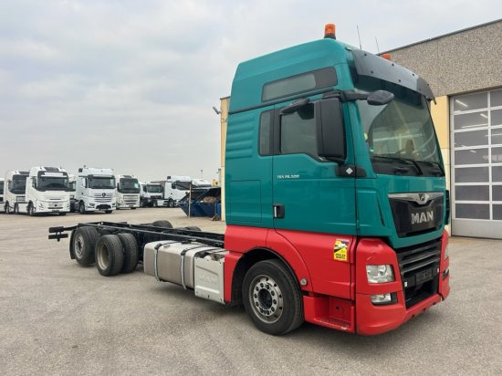 MAN TGX 26.500 XXL, 6x2, Jumbo, Liftachse, Intarder, Euro6, Full-Air - Шаси кабина: снимка 3 MAN TGX 26.500 XXL, 6x2, Jumbo, Liftachse, Intarder, Euro6, Full-Air - Шаси кабина: снимка 3
