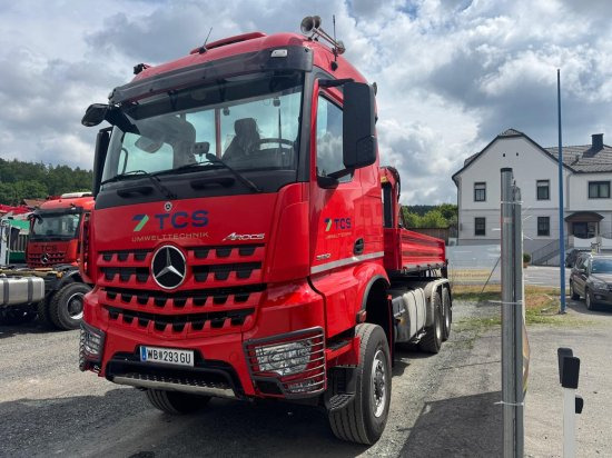Mercedes-Benz AROCS 3552 963-2F Epsilon M100L86 Kran ? Leistungsstarker Holzladekran mit hoher Reichweite - Камион с кран: снимка 1 Mercedes-Benz AROCS 3552 963-2F Epsilon M100L86 Kran ? Leistungsstarker Holzladekran mit hoher Reichweite - Камион с кран: снимка 1
