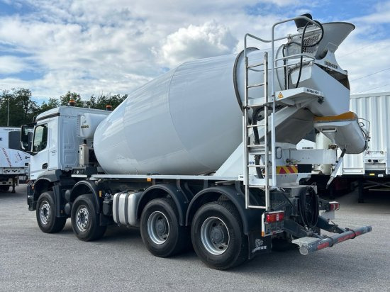 Mercedes-Benz Arocs 3743, 8x4 Betonmischer, Euro 6, 9m³ Liebherr Mischer - Бетоновоз: снимка 4 Mercedes-Benz Arocs 3743, 8x4 Betonmischer, Euro 6, 9m³ Liebherr Mischer - Бетоновоз: снимка 4