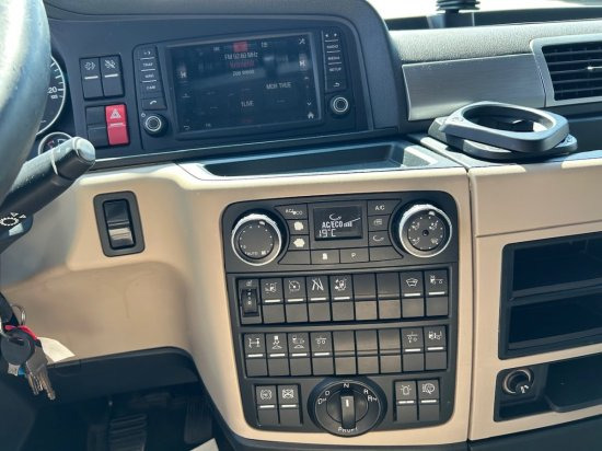 Влекач MAN TGX 18.460 4x2, XXL, Intarder, Automatik,: снимка 14 Влекач MAN TGX 18.460 4x2, XXL, Intarder, Automatik,: снимка 14