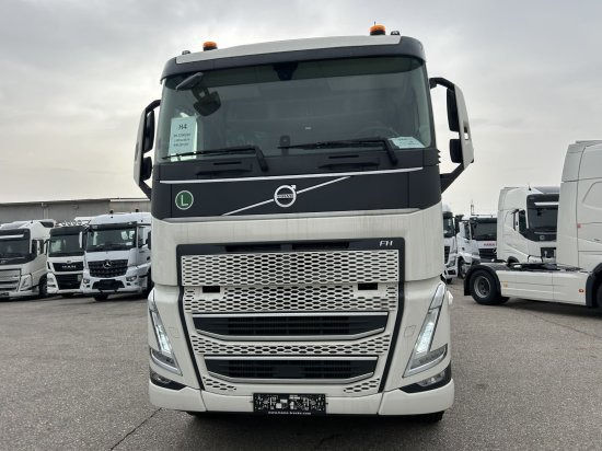 Volvo FH 500 6X2 Euro6, Retarder, Pritsche, Palfinger PK22002-EH - Бордови камион, Камион с кран: снимка 2 Volvo FH 500 6X2 Euro6, Retarder, Pritsche, Palfinger PK22002-EH - Бордови камион, Камион с кран: снимка 2