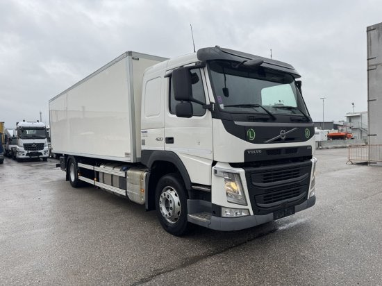 Volvo FM 420, Schlafkabine Koffer mit Ladebordwand - Камион фургон: снимка 3 Volvo FM 420, Schlafkabine Koffer mit Ladebordwand - Камион фургон: снимка 3